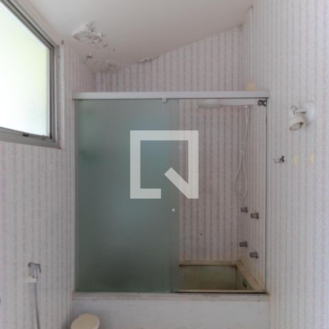 Casa para alugar com 628m², 5 quartos e 7 vagas Casa para alugar com 628m², 5 quartos e 7 vagasBanheiro da Suíte 02
