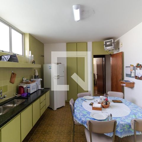 Casa para alugar com 628m², 5 quartos e 7 vagas Casa para alugar com 628m², 5 quartos e 7 vagasCopa