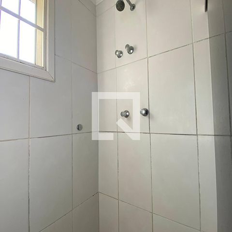 Casa à venda com 90m², 2 quartos e 3 vagasBox do Banheiro Social