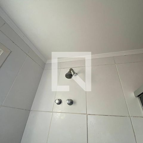 Casa à venda com 90m², 2 quartos e 3 vagasChuveiro do Banheiro Social