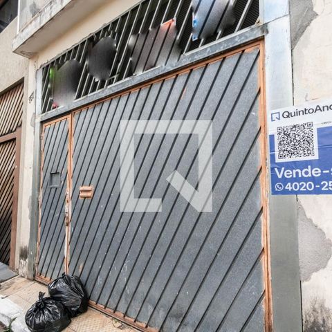Casa à venda com 90m², 2 quartos e 2 vagasFachada
