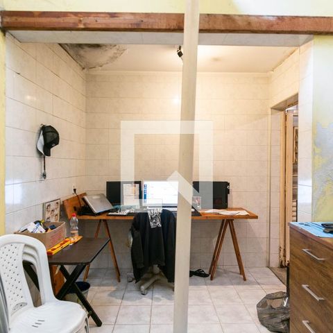 Casa à venda com 90m², 2 quartos e 2 vagasEscritório