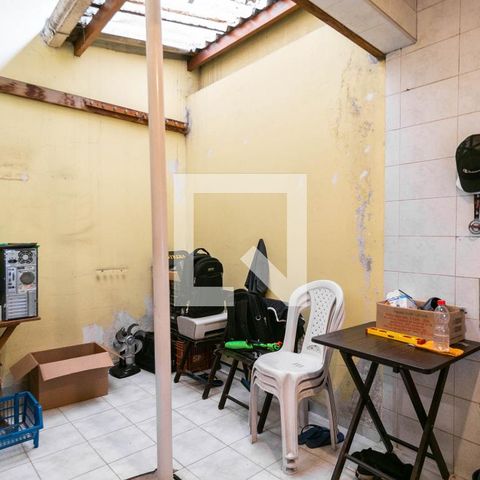 Casa à venda com 90m², 2 quartos e 2 vagasEscritório