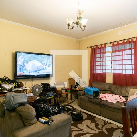 Casa à venda com 90m², 2 quartos e 2 vagasSala