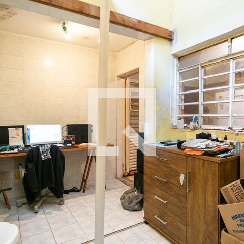Casa à venda com 90m², 2 quartos e 2 vagasEscritório