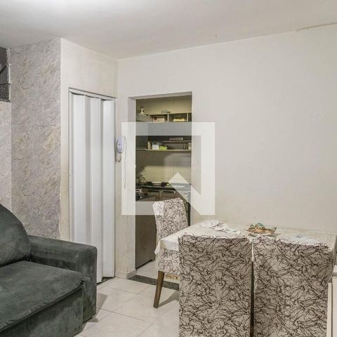 Casa de condomínio à venda com 65m², 2 quartos e 1 vagaSala