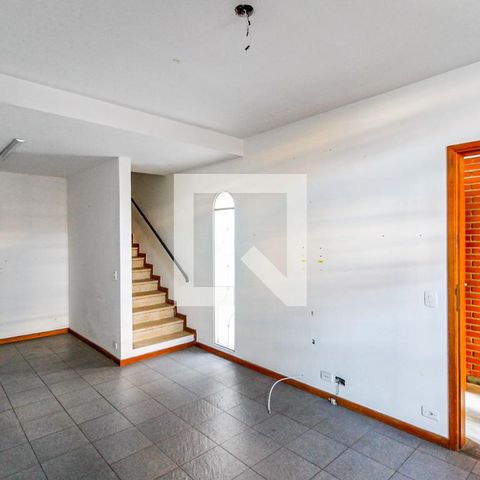 Casa para alugar com 150m², 2 quartos e 2 vagasSala