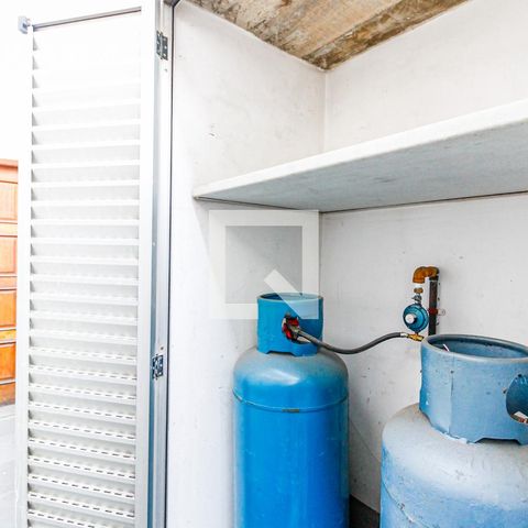 Casa para alugar com 150m², 2 quartos e 2 vagasCorredor lateral