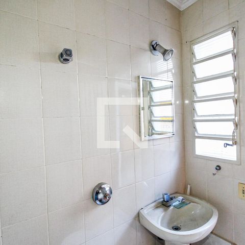 Casa para alugar com 150m², 2 quartos e 2 vagasBanheiro de Serviço