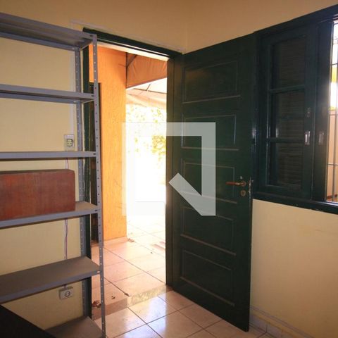 Casa à venda com 240m², 4 quartos e 4 vagasQuarto de Serviço