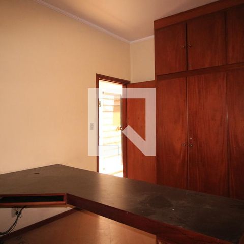 Casa à venda com 240m², 4 quartos e 4 vagasQuarto 1