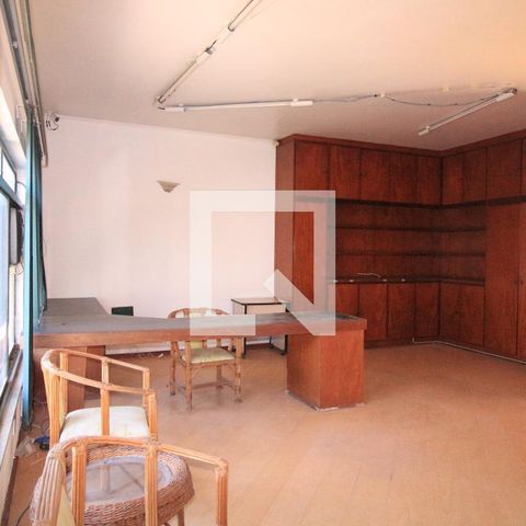 Casa à venda com 240m², 4 quartos e 4 vagasSala