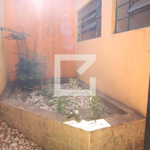 Casa à venda com 240m², 4 quartos e 4 vagasFachada