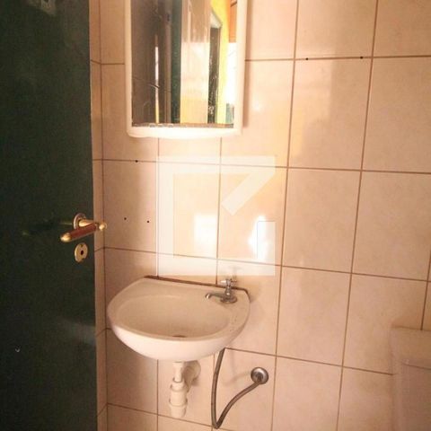 Casa à venda com 240m², 4 quartos e 4 vagasBanheiro de Serviço
