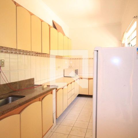 Casa à venda com 240m², 4 quartos e 4 vagasCozinha