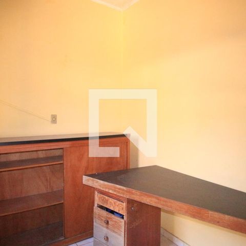 Casa à venda com 240m², 4 quartos e 4 vagasQuarto de Serviço
