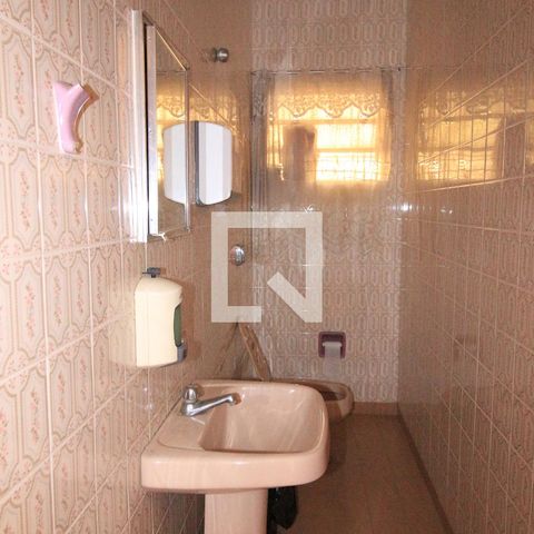 Casa à venda com 240m², 4 quartos e 4 vagasLavabo