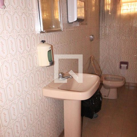 Casa à venda com 240m², 4 quartos e 4 vagasLavabo