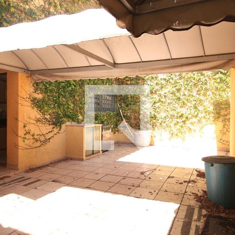 Casa à venda com 240m², 4 quartos e 4 vagasÁrea Externa