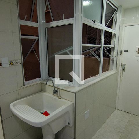 Apartamento à venda com 180m², 3 quartos e 1 vagaÁrea de Serviço