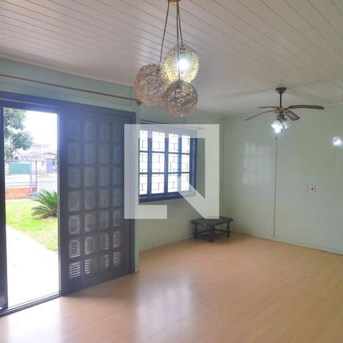 Casa à venda com 60m², 2 quartos e 2 vagasSala