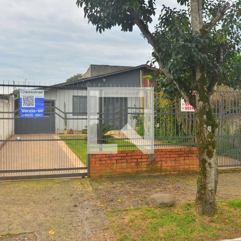 Casa à venda com 60m², 2 quartos e 2 vagasFachada