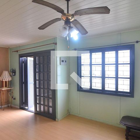 Casa à venda com 60m², 2 quartos e 2 vagasSala