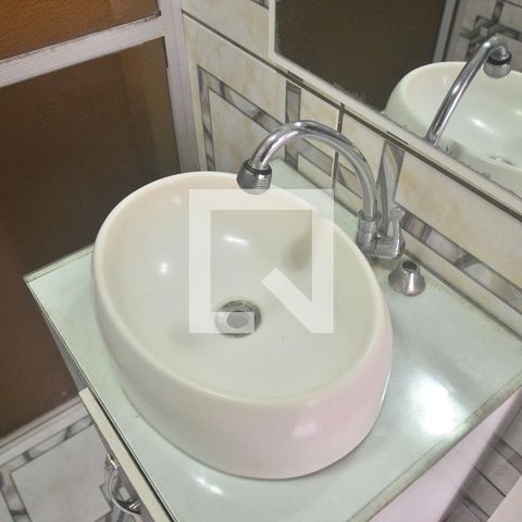 Casa à venda com 60m², 2 quartos e 2 vagasBanheiro
