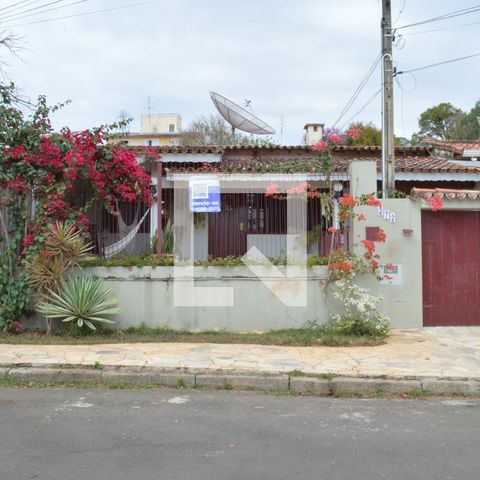 Casa à venda com 200m², 3 quartos e 2 vagasFachada Casa