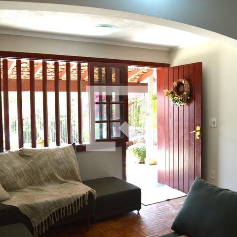 Casa à venda com 200m², 3 quartos e 2 vagasSala