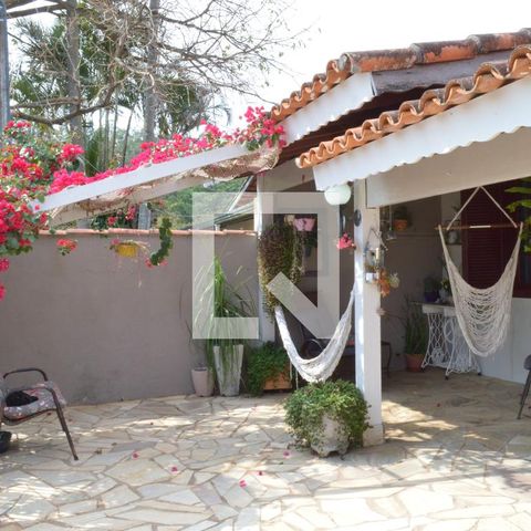 Casa à venda com 200m², 3 quartos e 2 vagasQuintal frente 