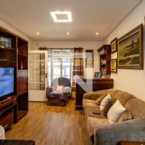 Casa à venda com 159m², 3 quartos e 2 vagasSala