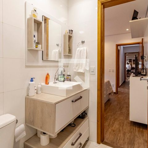 Casa à venda com 159m², 3 quartos e 2 vagasBanheiro 01 da Suíte