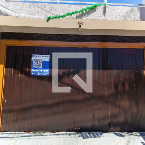 Casa à venda com 259m², 3 quartos e 2 vagas Casa à venda com 259m², 3 quartos e 2 vagasFachada
