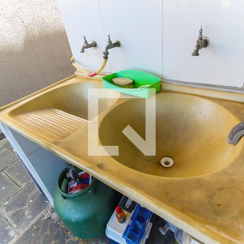 Casa à venda com 259m², 3 quartos e 2 vagas Casa à venda com 259m², 3 quartos e 2 vagasÁrea de Serviço
