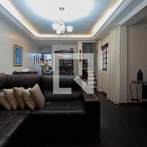 Casa à venda com 190m², 3 quartos e 3 vagasSala