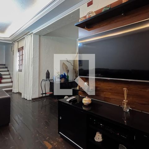 Casa à venda com 190m², 3 quartos e 3 vagasSala