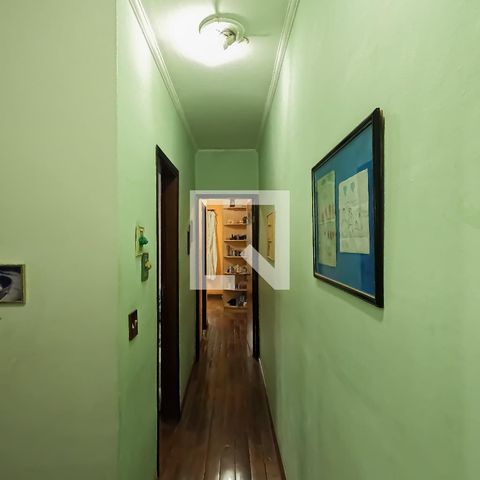 Casa à venda com 190m², 3 quartos e 3 vagasCorredor