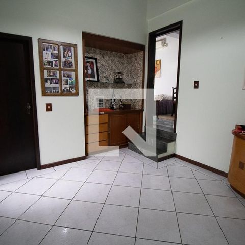Casa à venda com 190m², 3 quartos e 3 vagasSala