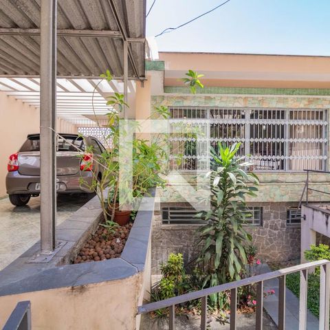 Casa à venda com 220m², 3 quartos e 3 vagasFachada- Garagem