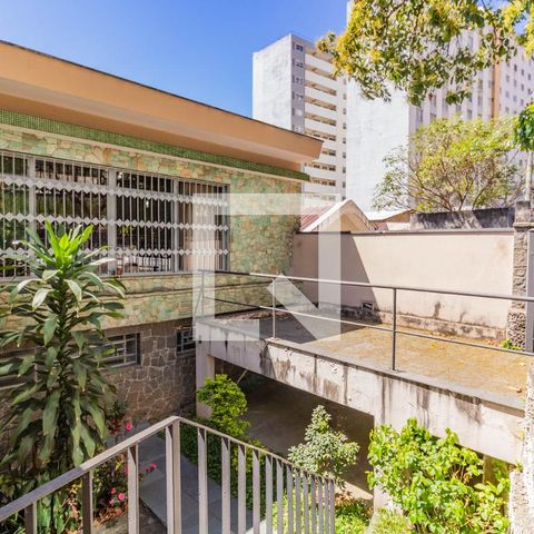Casa à venda com 220m², 3 quartos e 3 vagasFachada- Garagem