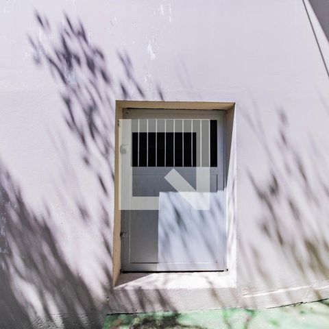 Casa à venda com 220m², 3 quartos e 3 vagasPorão