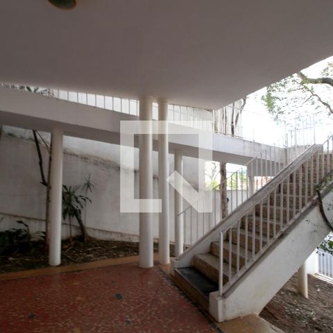 Casa para alugar com 500m², 5 quartos e 1 vagaÁrea 