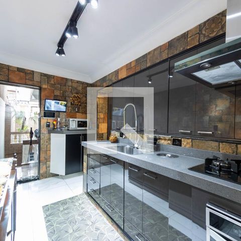 Casa para alugar com 150m², 3 quartos e 4 vagas Casa para alugar com 150m², 3 quartos e 4 vagasCozinha