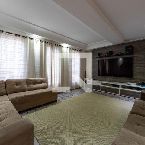 Casa para alugar com 150m², 3 quartos e 4 vagas Casa para alugar com 150m², 3 quartos e 4 vagasSala