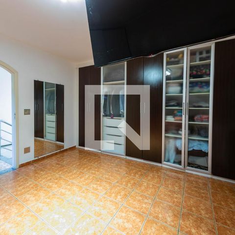 Casa para alugar com 150m², 3 quartos e 4 vagas Casa para alugar com 150m², 3 quartos e 4 vagassuíte