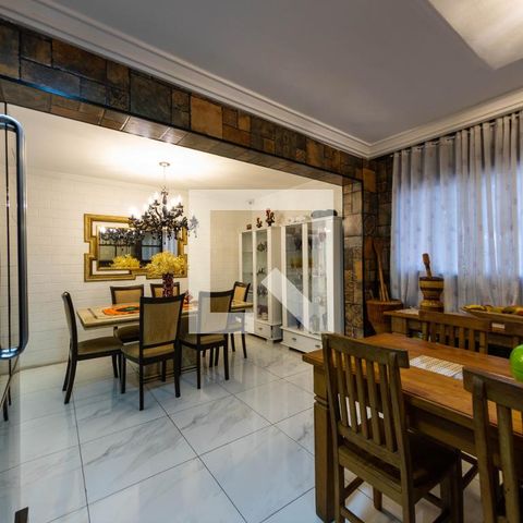 Casa para alugar com 150m², 3 quartos e 4 vagas Casa para alugar com 150m², 3 quartos e 4 vagasSala