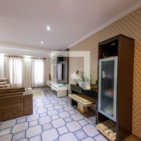 Casa para alugar com 150m², 3 quartos e 4 vagas Casa para alugar com 150m², 3 quartos e 4 vagasSala