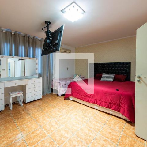 Casa para alugar com 150m², 3 quartos e 4 vagas Casa para alugar com 150m², 3 quartos e 4 vagassuíte