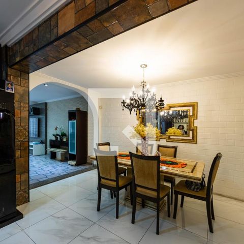 Casa para alugar com 150m², 3 quartos e 4 vagas Casa para alugar com 150m², 3 quartos e 4 vagasSala